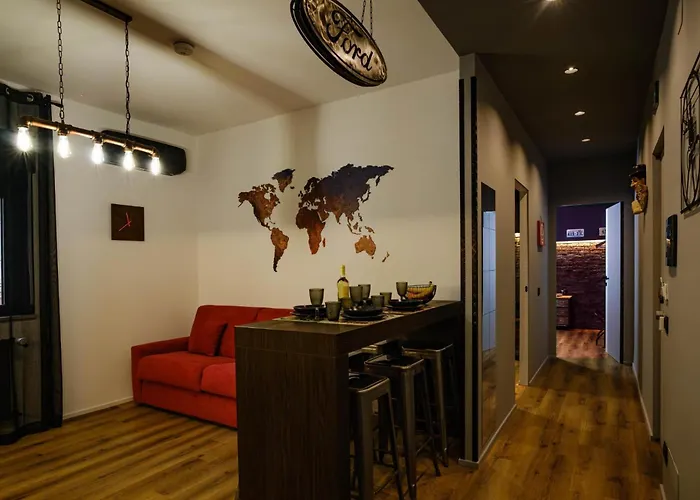 Lm Industrial Apartment & Suite